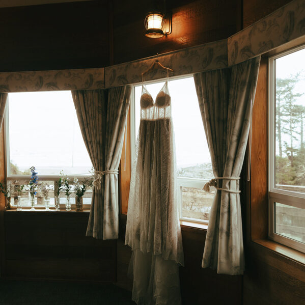 Wedding at Kalaloch Lodge in Olympic National Park.