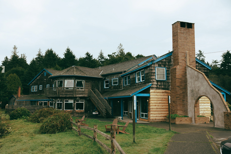 Wedding at Kalaloch Lodge in Olympic National Park.