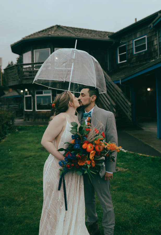 Wedding at Kalaloch Lodge in Olympic National Park.