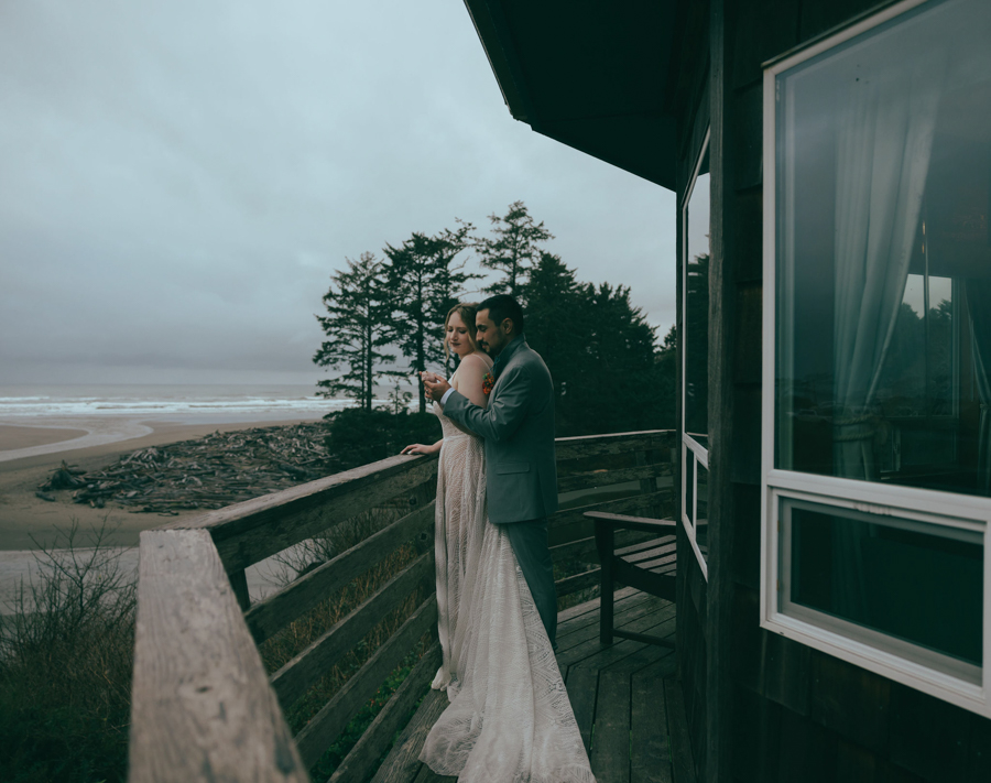 Wedding at Kalaloch Lodge in Olympic National Park.