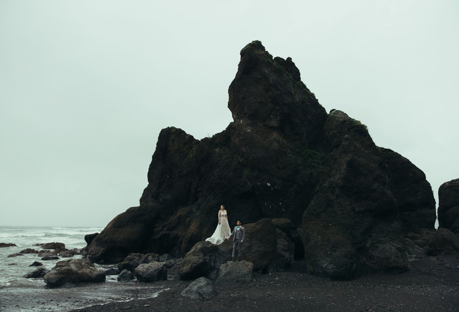 A rainy wedding in Olympic National Park wedding on Ruby Beach.