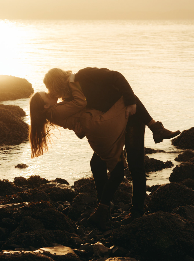 Winter Juneau engagement session in Alaska